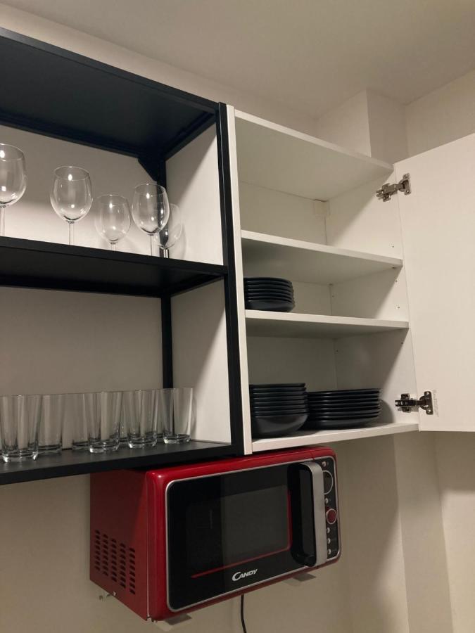 Capsule Hostel Zizkov Tower Прага Екстериор снимка