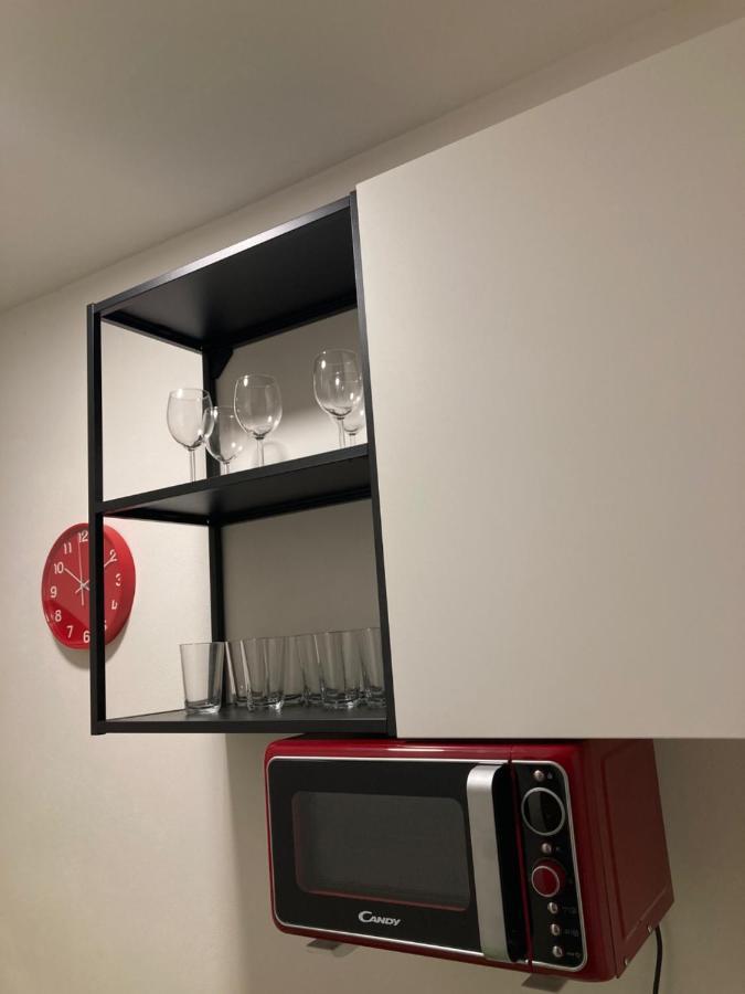 Capsule Hostel Zizkov Tower Прага Екстериор снимка