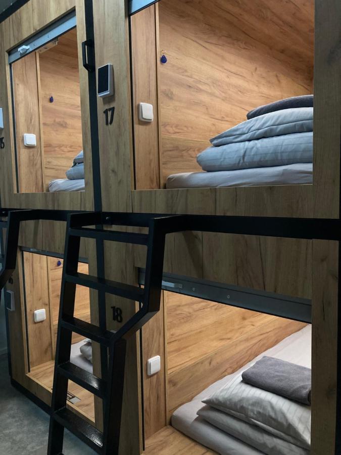 Capsule Hostel Zizkov Tower Прага Екстериор снимка