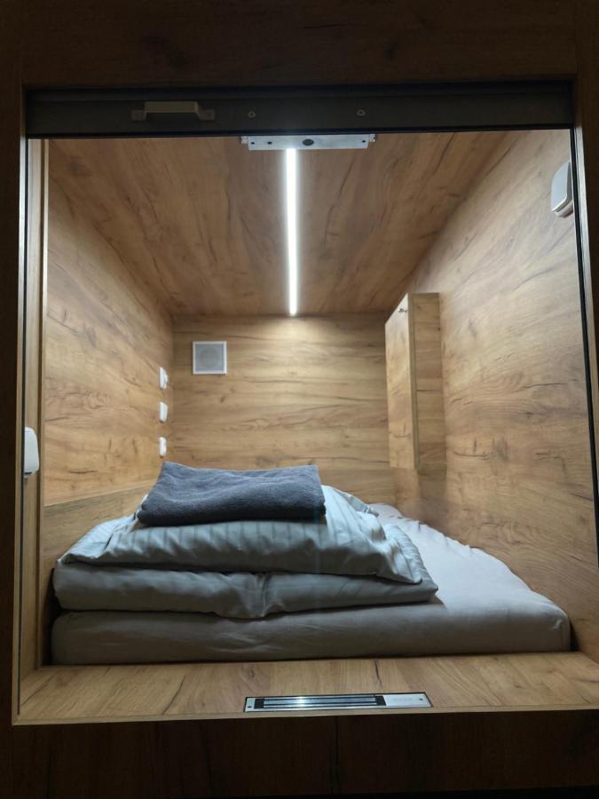 Capsule Hostel Zizkov Tower Прага Екстериор снимка